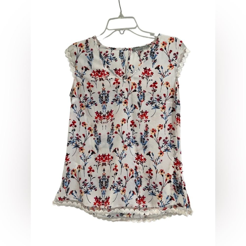 Daniel Rainn floral blouse/ Size Small